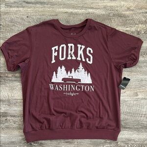 Torrid Size 1X Maroon Forks Washington twilight Graphic T-Shirt NWT